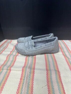 Skechers Wide Fit Breathe Easy Woman's Size 8.5